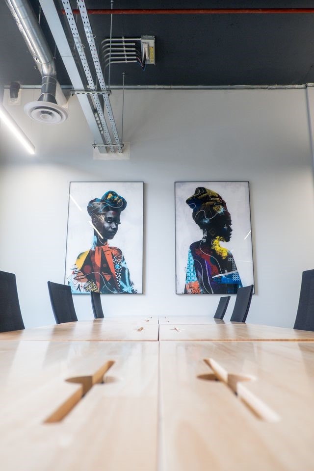 Art Consultant