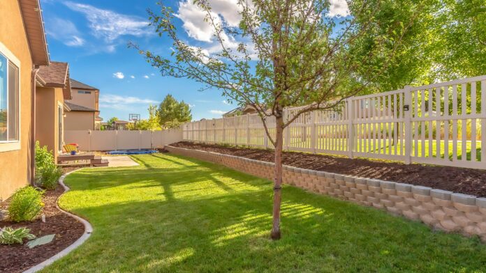 How to Choose the Best Fence for Your Yard